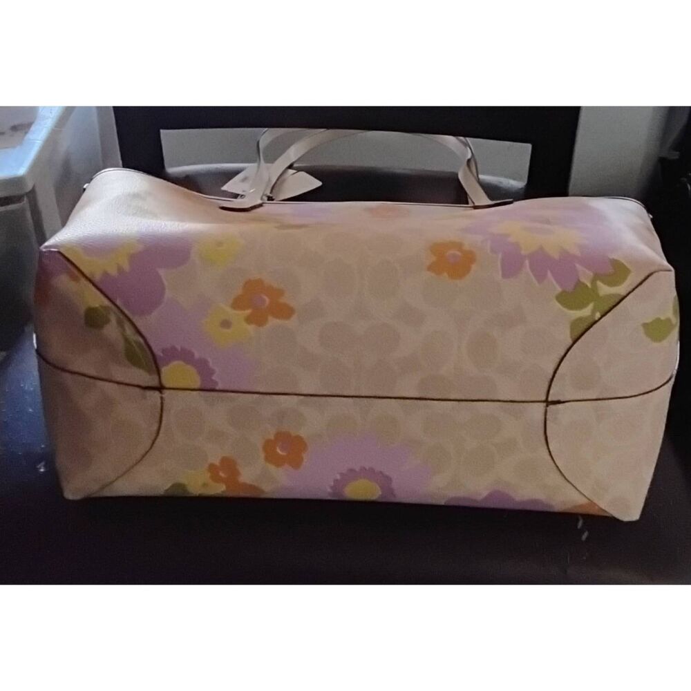 NWT~COACH CBG71 City Tote Bag in Signature Canvas with Floral Print~$490 Retail - Picture 4 of 8